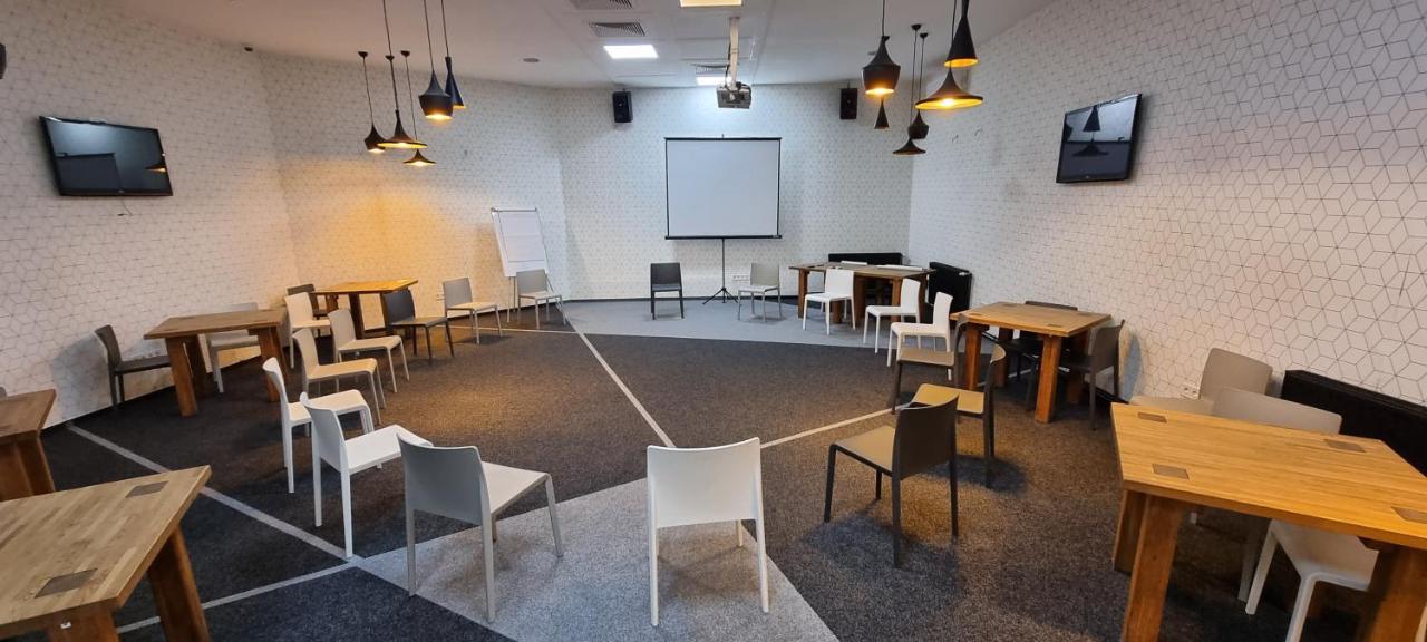 Fordan Hotel Pécs Extérieur photo