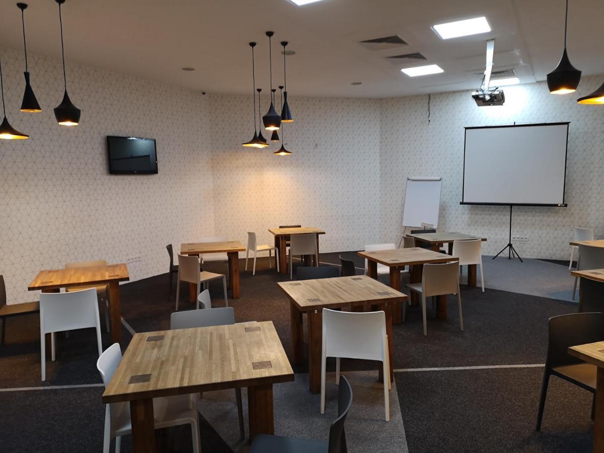 Fordan Hotel Pécs Extérieur photo