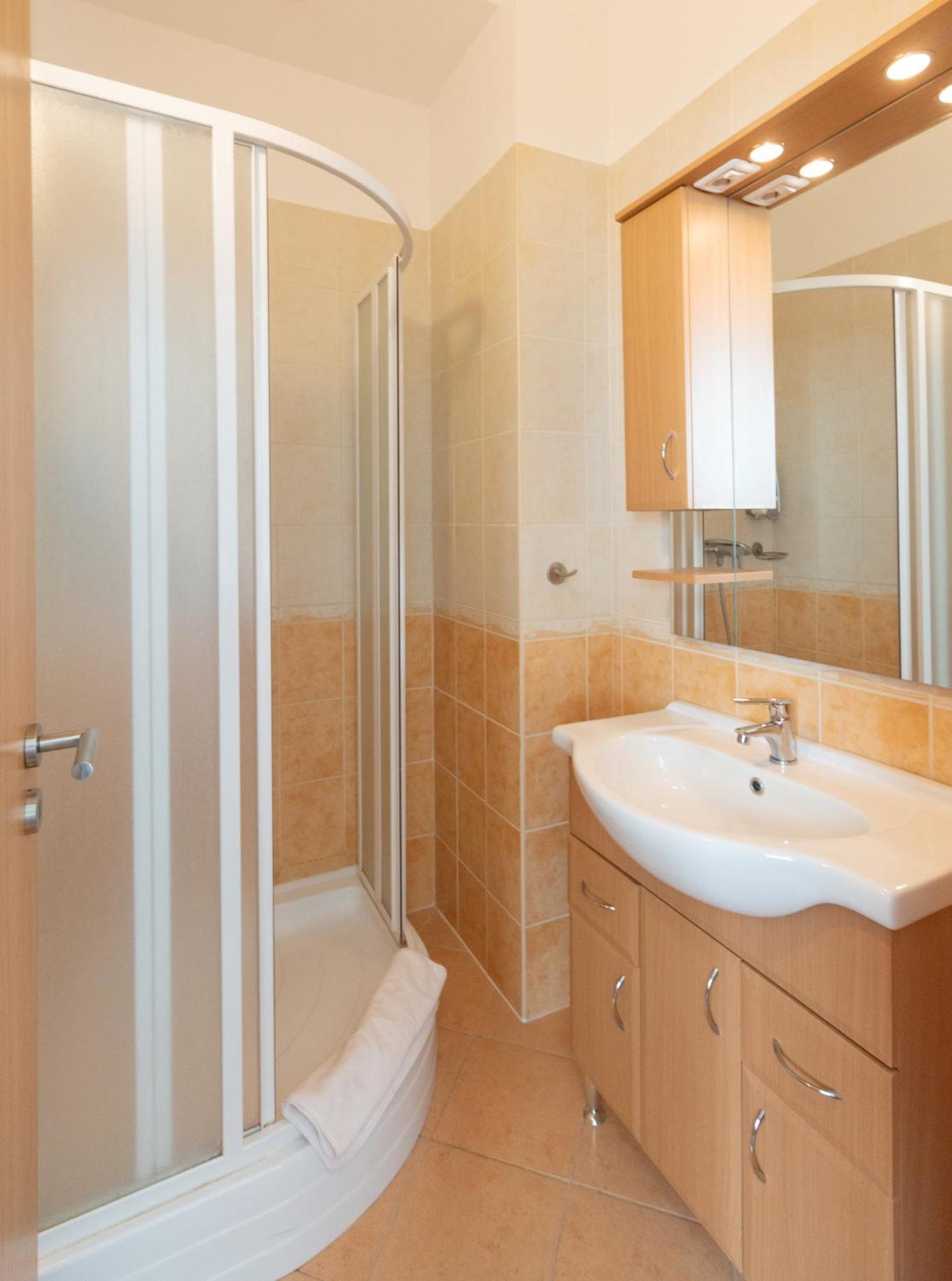 Fordan Hotel Pécs Extérieur photo