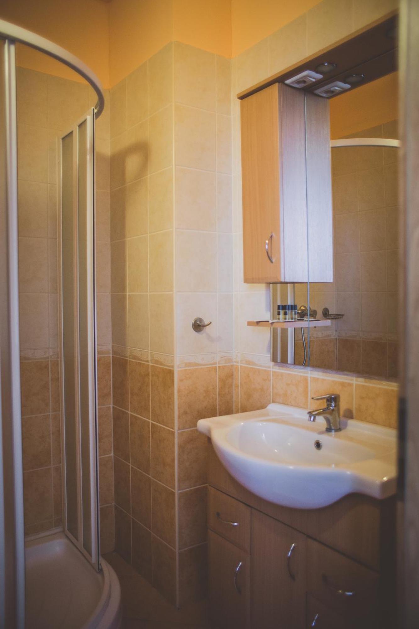Fordan Hotel Pécs Extérieur photo