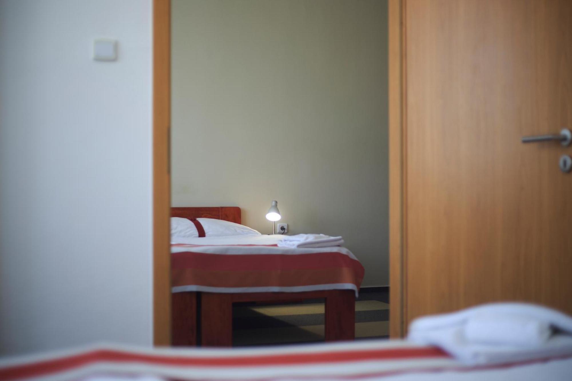 Fordan Hotel Pécs Extérieur photo