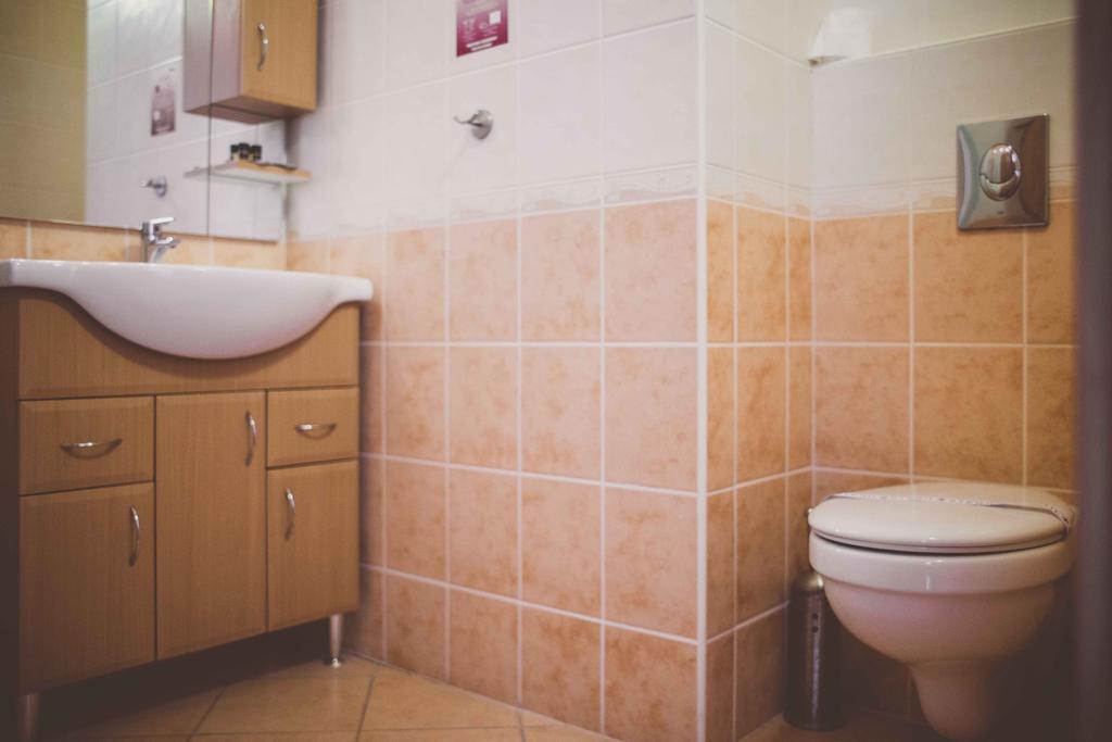 Fordan Hotel Pécs Extérieur photo