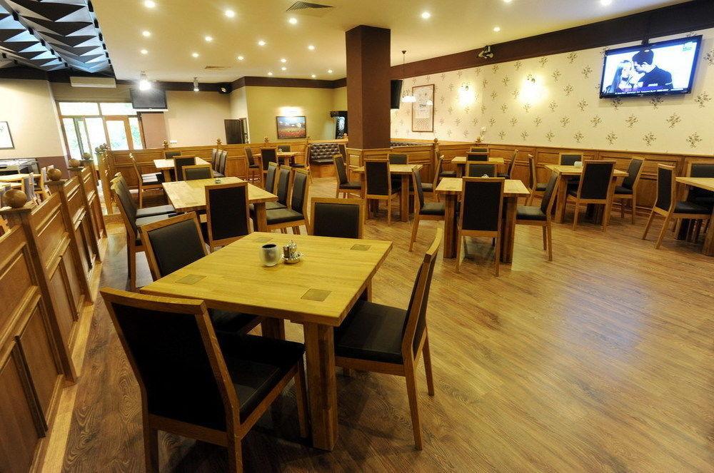 Fordan Hotel Pécs Extérieur photo